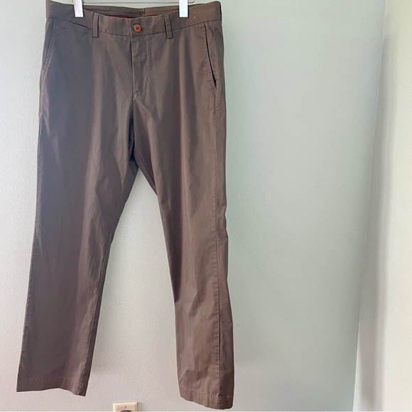 Tommy Bahama men's grey chino Top Sail pants size 34X32 - Picture 1 of 11